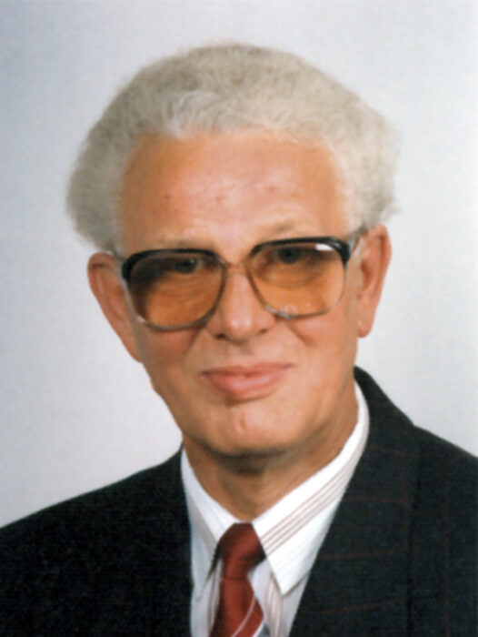 Karl-Heinz Schnee † 2005 Karl-Heinz Schnee † 2005